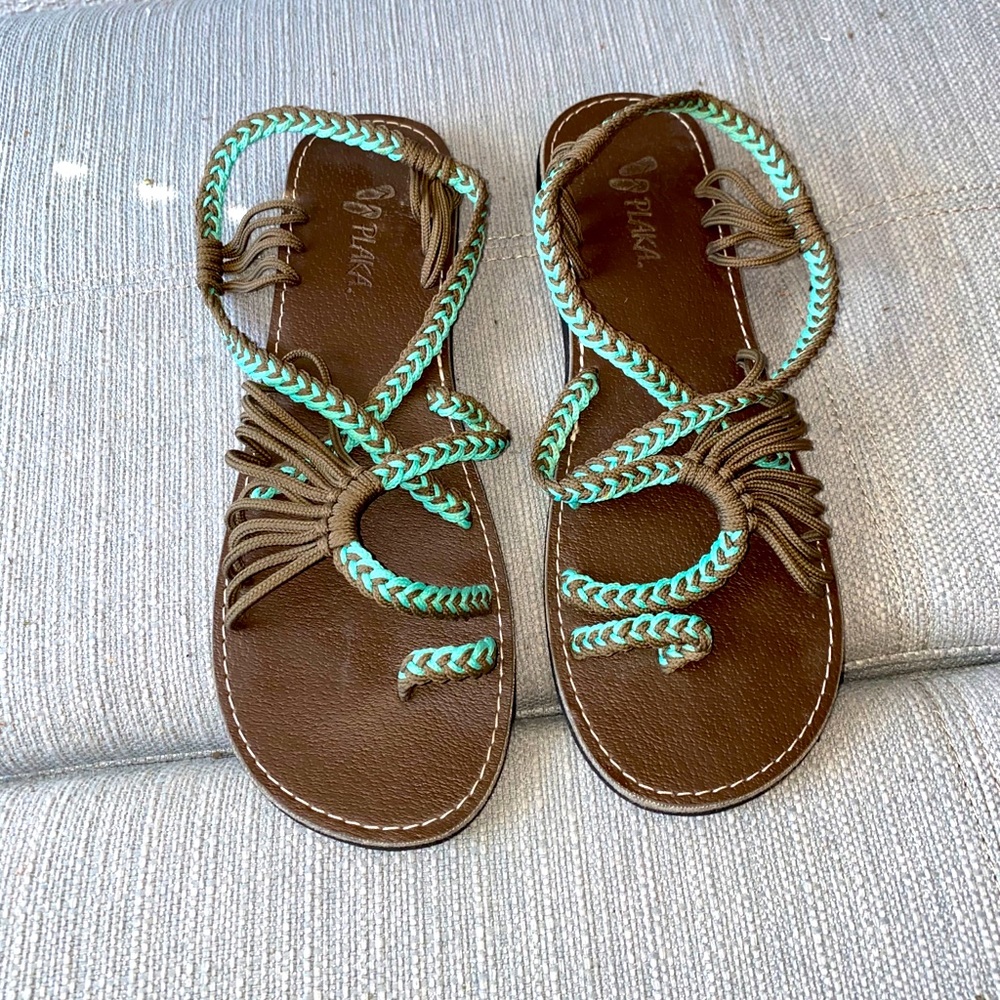 Plaka sandals